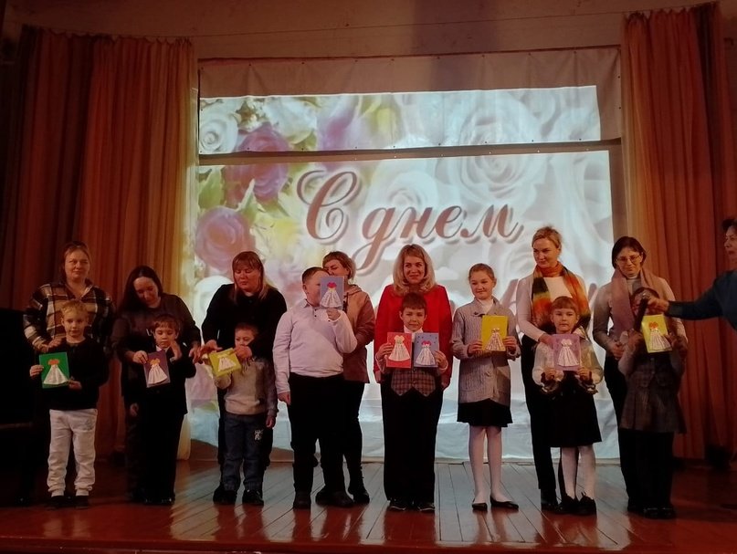  Прошло праздничное мероприятие, посвящённое Дню матери "Тепло твоих лучистых глаз"