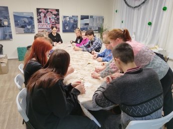 Выставка картин Юлии Петровой " Жизнь цвета индиго "