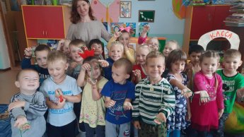 Международный день вязания крючком