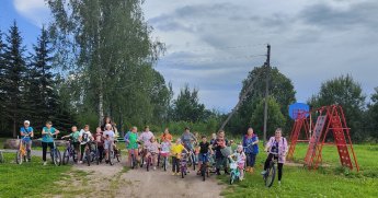 Велопробег для ребят из летнего клуба "Журавлик"