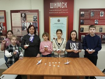 В Доме ремесел и народного творчества провели акции "Журавли" и "Свеча памяти" 